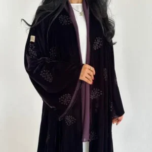 عباية كلاسيكية سوداء